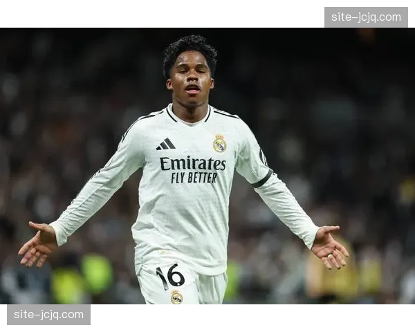 恩德里克租借里昂表现出色 皇马考虑夏季召回巴西新星